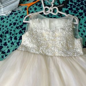 Wedding party Dress Girl flower Dress size 8